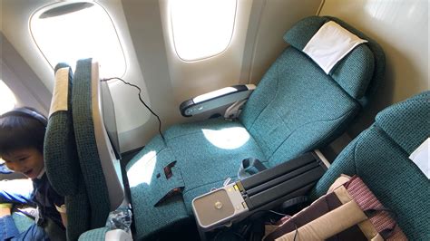 國泰航空「特選經濟艙」香港飛新加坡 （B777.